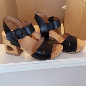New DANSKO Womens Black Leather Platform Heels Sandals EUR 40  9.5 - 10 US